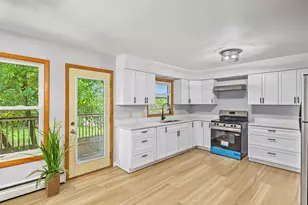 1925 Elka Ln, Madison, WI 53704 - Photo 8