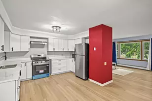 1925 Elka Ln, Madison, WI 53704 - Photo 10