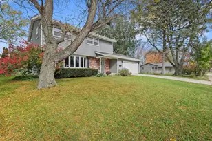 6206 Birch Hill Dr, Madison, WI 53711 - Photo 2