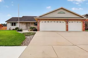 4122 Huntington Ave, Janesville, WI 53546 - Photo 2