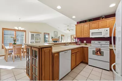 614 Springbrook Circle, DeForest, WI 53532 - Photo 18