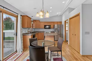 4609 Parkwood Dr, Janesville, WI 53563 - Photo 6