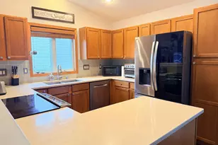 6926 Rockstream Dr, Madison, WI 53719 - Photo 6