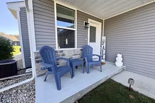 217 W Meadows Dr, Edgerton, WI 53534 - Photo 2