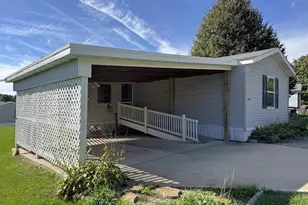 2208 Edgeview Dr, Monroe, WI 53566 - Photo 2