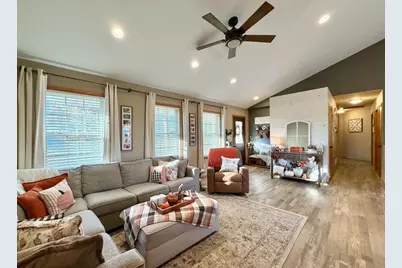 1011 E Whippoorwill Way, Beloit, WI 53511 - Photo 18