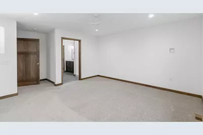 502 Roosevelt Street, Baraboo, WI 53913 - Photo 4