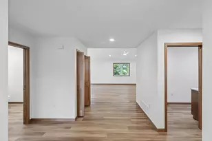 504 Roosevelt St, Baraboo, WI 53913 - Photo 2