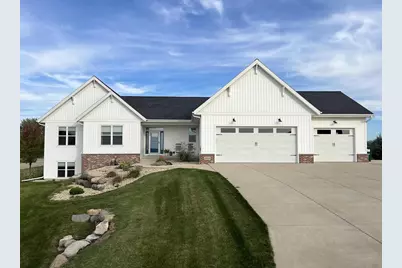 2913 Latigo Trace, Sun Prairie, WI 53590 - Photo 2