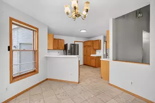 3234 Clove Dr, Madison, WI 53704 - Photo 6
