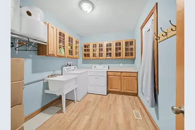 427 E Cook Street, Portage, WI 53901 - Photo 32