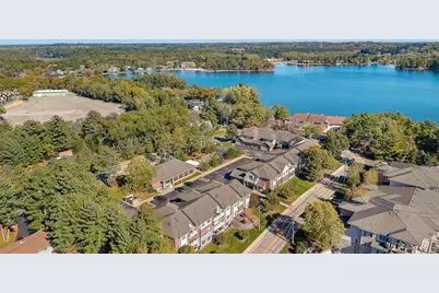 670 E Lake Avenue #207, Lake Delton, WI 53965 - Photo 6