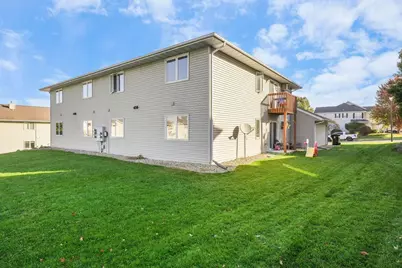 586 N Westmount Drive, Sun Prairie, WI 53590 - Photo 4