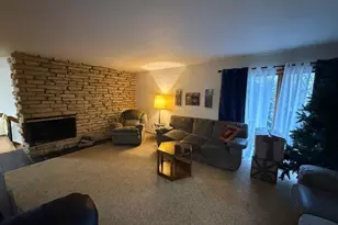 1725 Elizabeth St, Baraboo, WI 53913 - Photo 6
