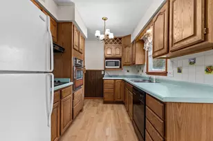 531 Sunrise Ln, Markesan, WI 53946 - Photo 2