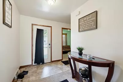 8 Katherine Court, Madison, WI 53718 - Photo 8