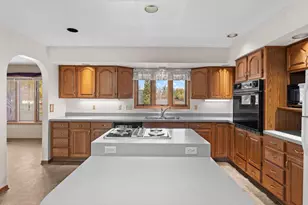 1012 4th St, Baraboo, WI 53913 - Photo 8