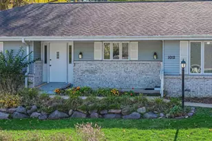 1012 4th St, Baraboo, WI 53913 - Photo 2