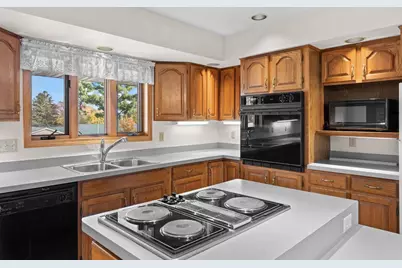 1012 4th Street, Baraboo, WI 53913 - Photo 10