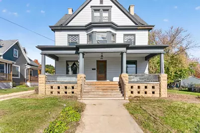 606 W Rollin Street, Edgerton, WI 53534 - Photo 2
