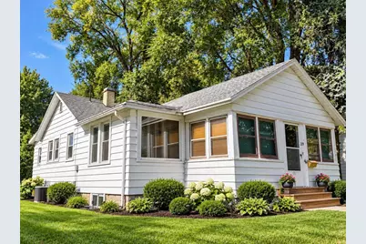 319 N Pine Street, Janesville, WI 53546 - Photo 4