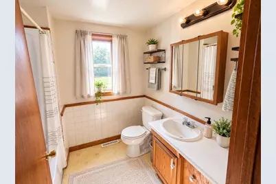 319 N Pine Street, Janesville, WI 53546 - Photo 8