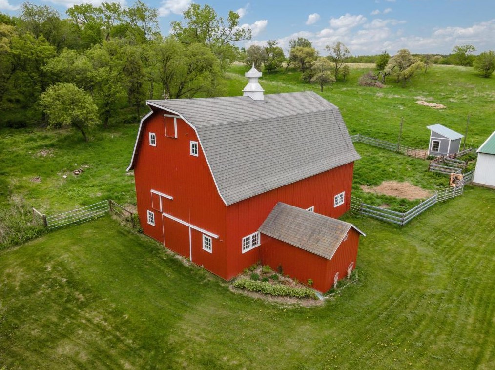 113 County Rd, Troy, WI 54022-5402