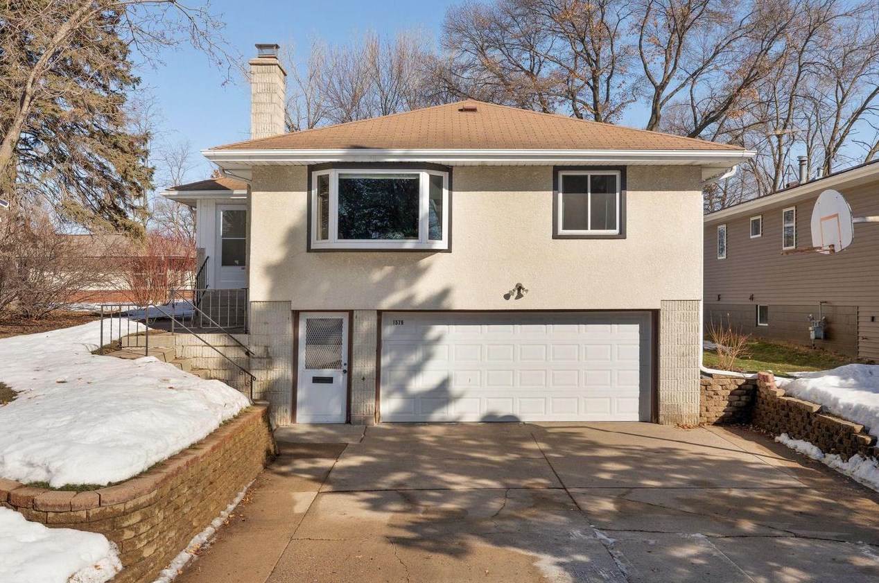 1579 Leone Ave, Saint Paul, MN 55106-6800
