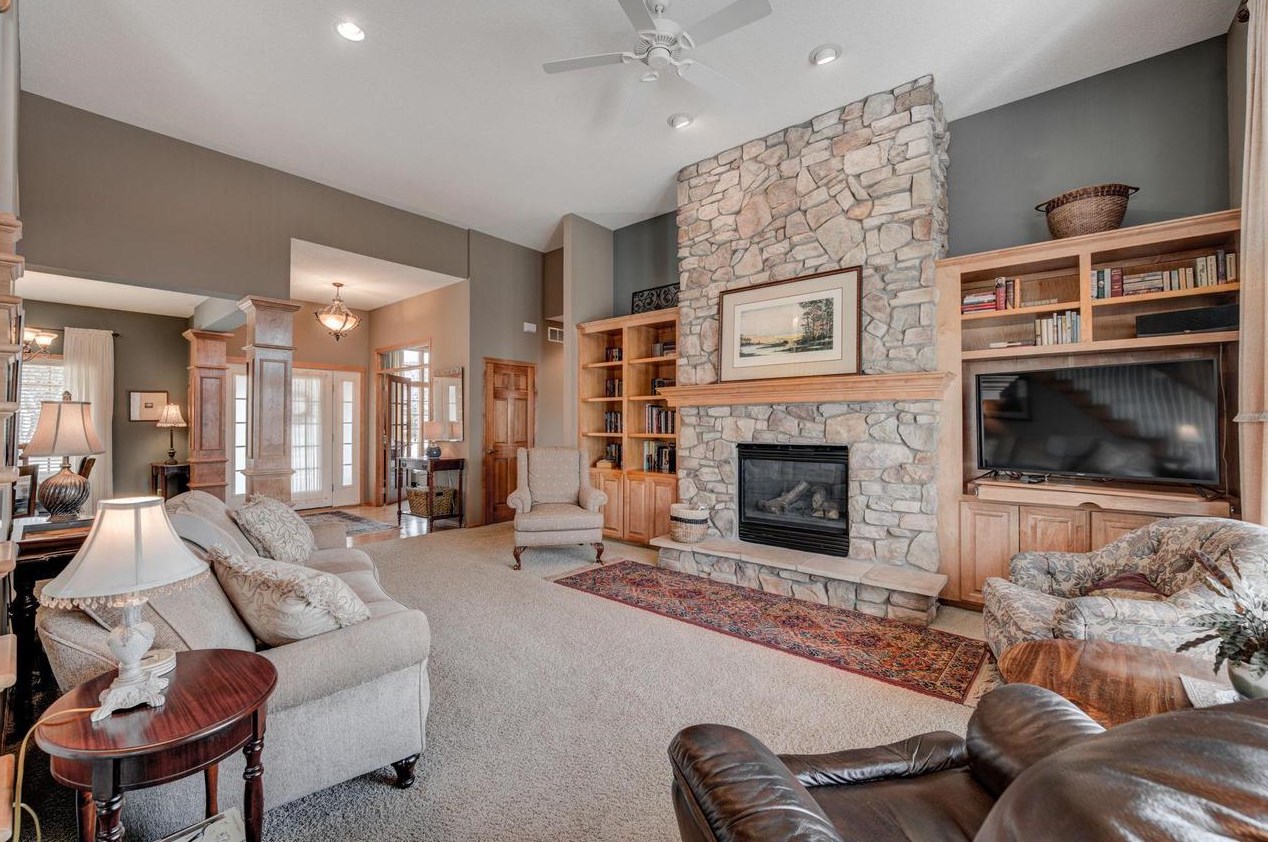 2132 Rushmore Dr, Troy, WI 54022-5785
