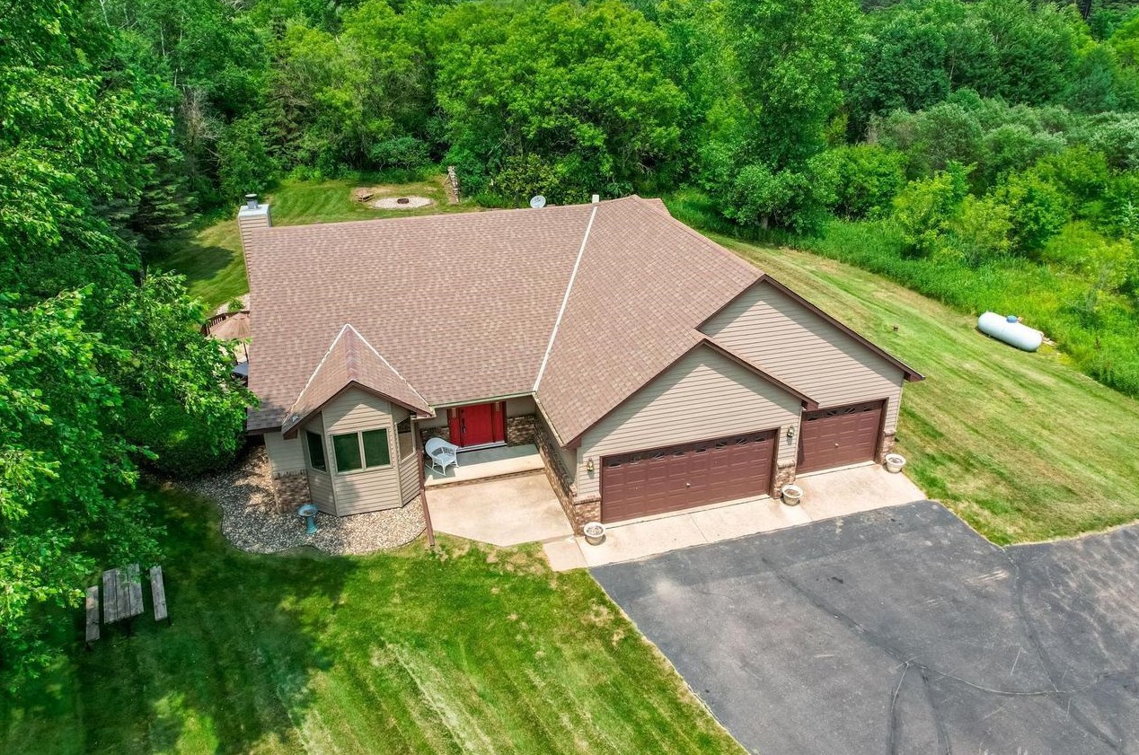 1026 River Dr, Troy, WI 54022-5738