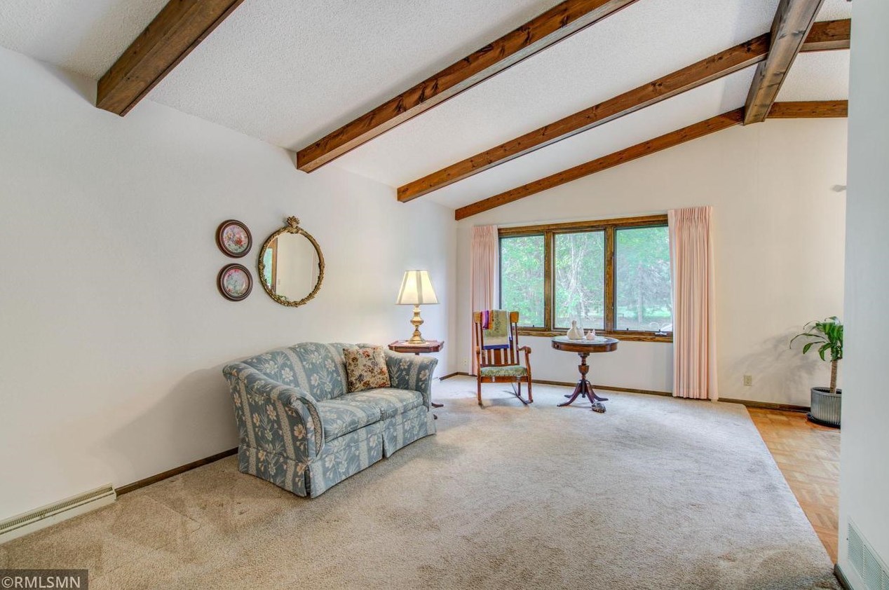 1624 Holly Dr, Lino Lakes, MN 55038