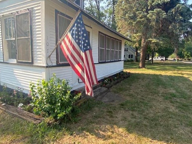 107 N West Ave, Ubet, WI 54009