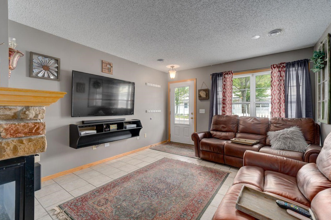 2469 Dawes Place #j, Troy, WI 54022