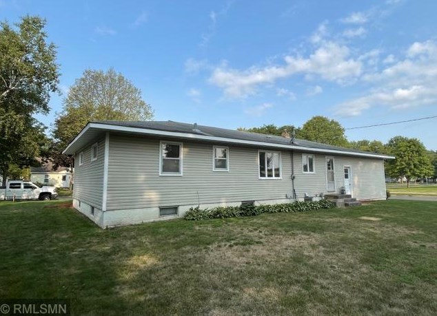 340 8th St, Troy, WI 54022-2522