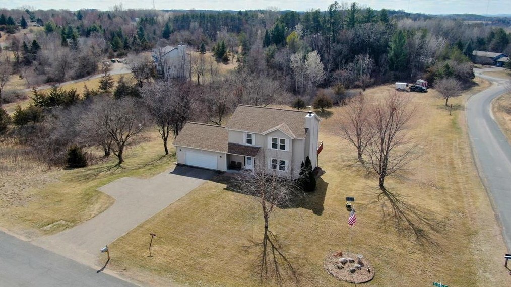 758 Oriole Ln, Hudson, WI 54016