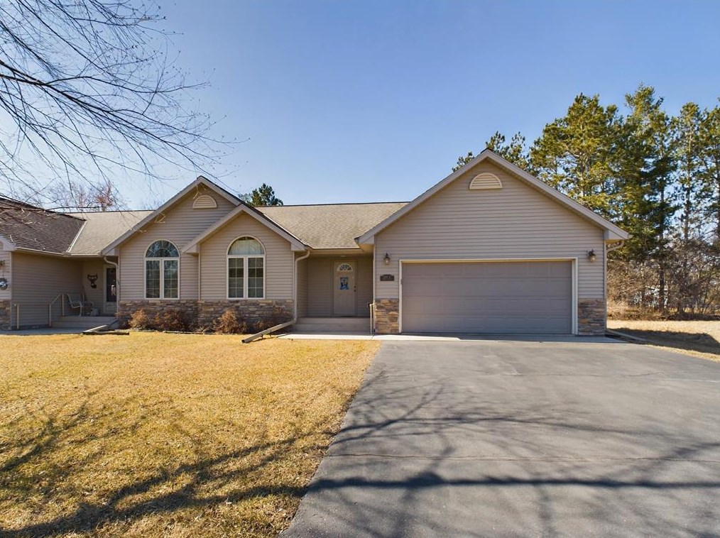 508 Barry Ave, Hinckley, MN 55037-8320