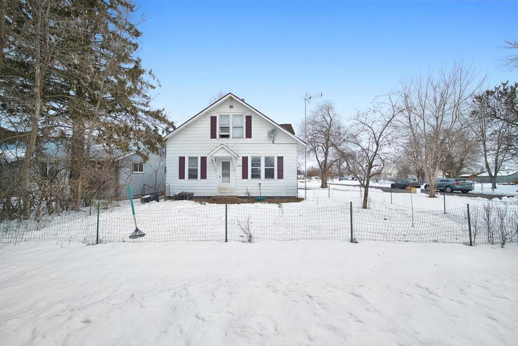 7664 Bradley St, Siren, WI 54872-8126