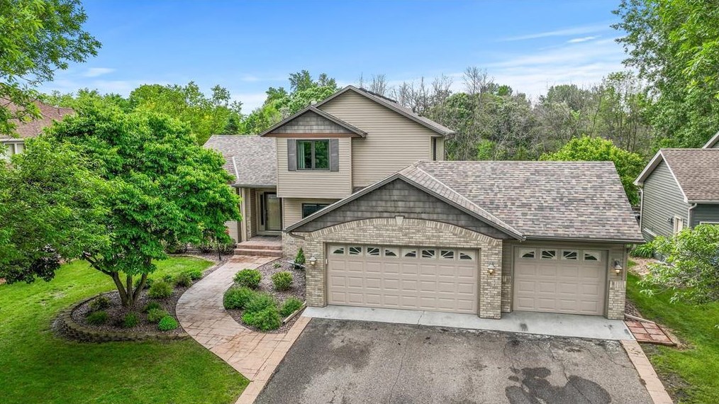 2218 Clearwater Creek Ct, Lino Lakes, MN 55038-7708