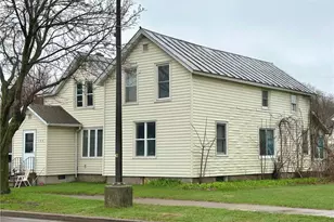 126 W Columbia St, Chippewa Falls,  54729 - Photo 2