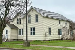 126 W Columbia St, Chippewa Falls,  54729 - Photo 2