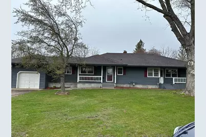 332 E Pleasant Avenue, Ellsworth, WI 54011 - Photo 2