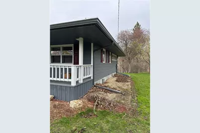 332 E Pleasant Avenue, Ellsworth, WI 54011 - Photo 4