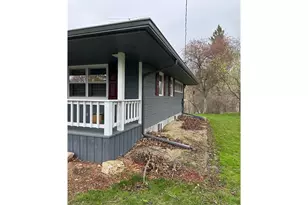 332 E Pleasant Ave, Ellsworth, WI 54011 - Photo 4