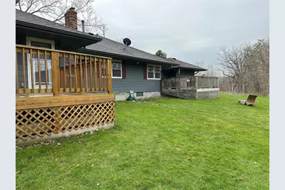 332 E Pleasant Avenue, Ellsworth, WI 54011 - Photo 6