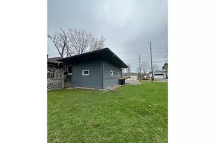 332 E Pleasant Ave, Ellsworth, WI 54011 - Photo 8