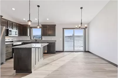 492 Coyote Way, New Richmond, WI 54017 - Photo 4