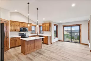 437 Coyote Way, New Richmond, WI 54017 - Photo 8