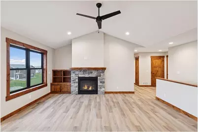 437 Coyote Way, New Richmond, WI 54017 - Photo 14