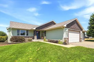 1647 Valley Quail Dr, River Falls, WI 54022 - Photo 2