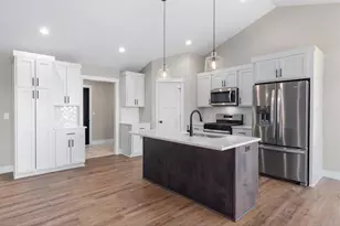 943 146th Ave, New Richmond, WI 54017 - Photo 4